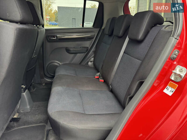 Красный Сузуки Свифт, объемом двигателя 1.49 л и пробегом 160 тыс. км за 5300 $, фото 25 на Automoto.ua