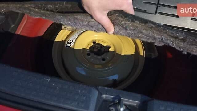 Сузукі Свифт 2007 у Боярка на Automoto.ua Червоний Сузукі Свифт, об'ємом двигуна 1.49 л та пробігом 213 тис. км за 6500 $, фото 16 на Automoto.ua