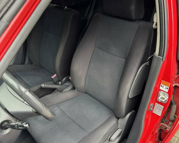 Червоний Сузукі Свифт, об'ємом двигуна 1.49 л та пробігом 160 тис. км за 5300 $, фото 22 на Automoto.ua