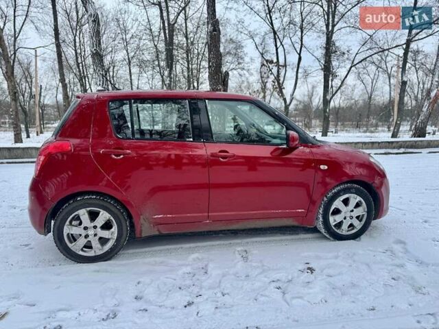 Червоний Сузукі Свифт, об'ємом двигуна 1.49 л та пробігом 174 тис. км за 5500 $, фото 2 на Automoto.ua