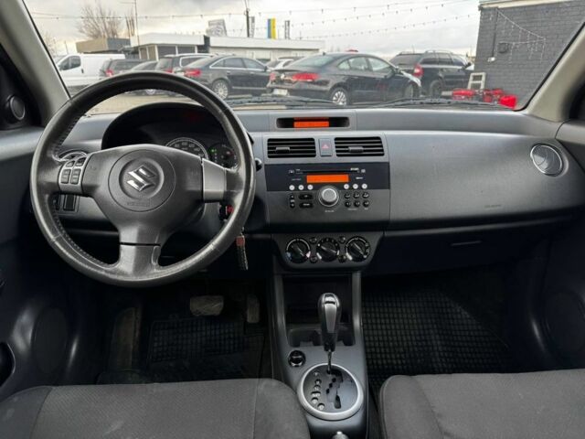 Червоний Сузукі Свифт, об'ємом двигуна 1.5 л та пробігом 148 тис. км за 5700 $, фото 10 на Automoto.ua