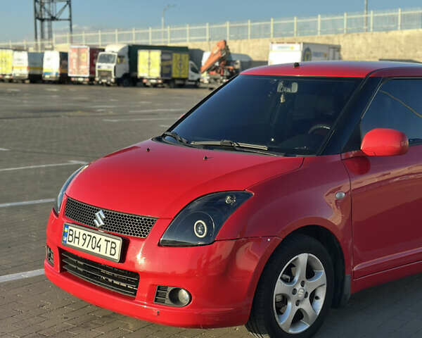 Червоний Сузукі Свифт, об'ємом двигуна 1.33 л та пробігом 232 тис. км за 5800 $, фото 2 на Automoto.ua