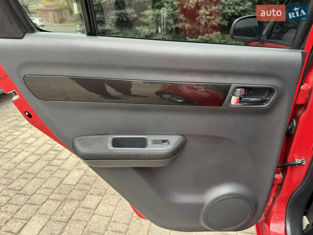 Червоний Сузукі Свифт, об'ємом двигуна 1.49 л та пробігом 160 тис. км за 5300 $, фото 24 на Automoto.ua