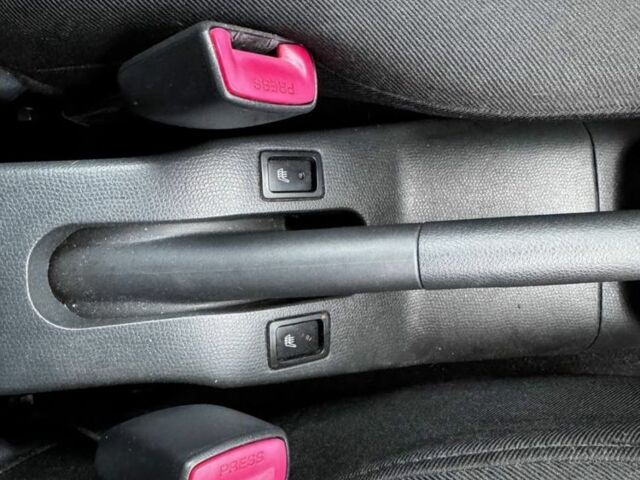 Червоний Сузукі Свифт, об'ємом двигуна 1.5 л та пробігом 148 тис. км за 5700 $, фото 11 на Automoto.ua