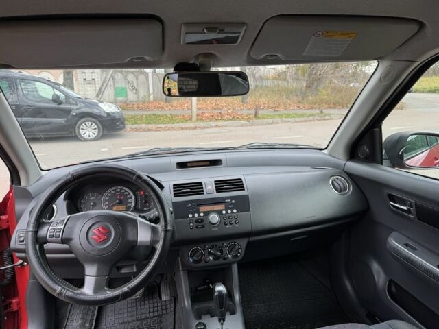 Красный Сузуки Свифт, объемом двигателя 1.5 л и пробегом 186 тыс. км за 6200 $, фото 4 на Automoto.ua