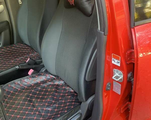 Червоний Сузукі Свифт, об'ємом двигуна 1.3 л та пробігом 184 тис. км за 4800 $, фото 12 на Automoto.ua