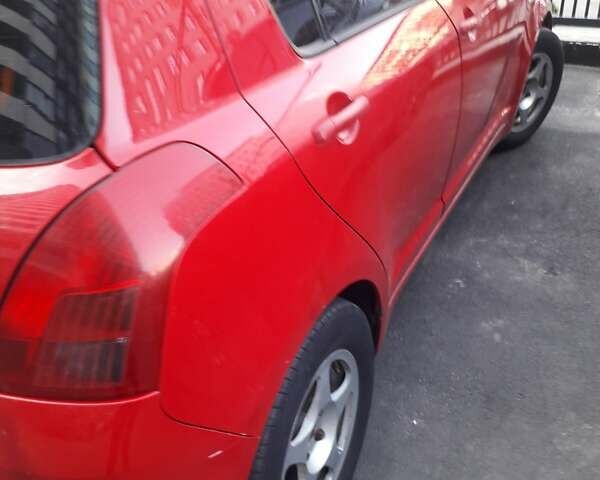 Сузукі Свифт 2007 у Києві на Automoto.ua Червоний Сузукі Свифт, об'ємом двигуна 1.33 л та пробігом 220 тис. км за 6500 $, фото 18 на Automoto.ua