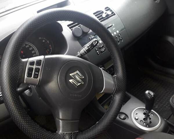 Сузукі Свифт 2007 у Києві на Automoto.ua Червоний Сузукі Свифт, об'ємом двигуна 1.33 л та пробігом 220 тис. км за 6500 $, фото 22 на Automoto.ua