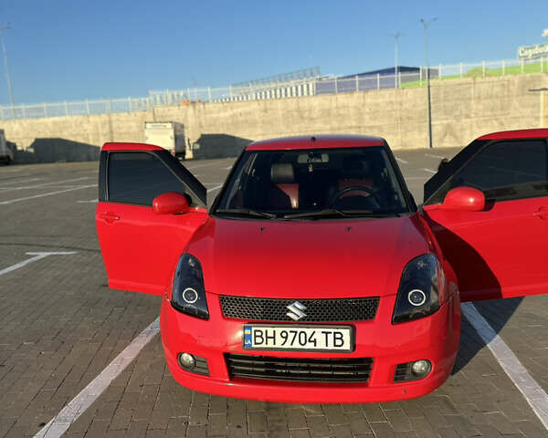 Червоний Сузукі Свифт, об'ємом двигуна 1.33 л та пробігом 232 тис. км за 5800 $, фото 3 на Automoto.ua