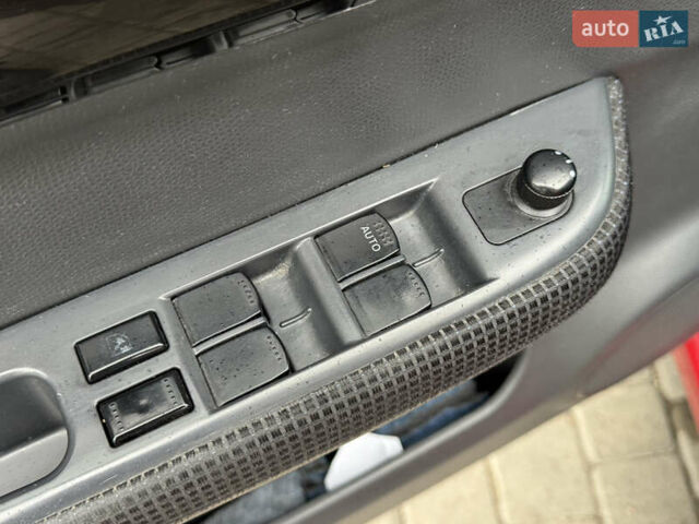 Красный Сузуки Свифт, объемом двигателя 1.49 л и пробегом 160 тыс. км за 5300 $, фото 20 на Automoto.ua