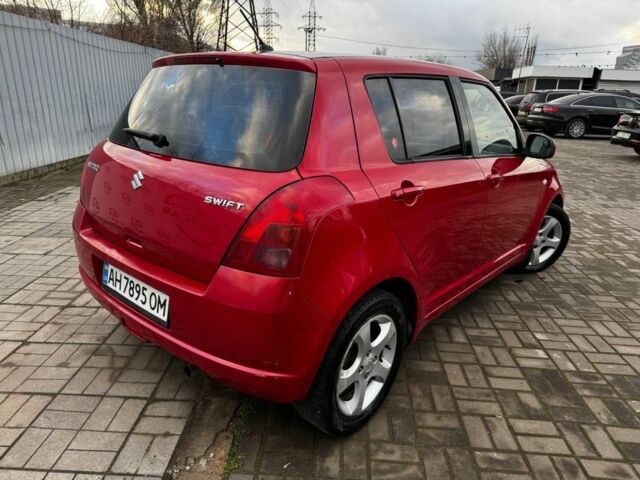 Червоний Сузукі Свифт, об'ємом двигуна 1.5 л та пробігом 148 тис. км за 5700 $, фото 3 на Automoto.ua