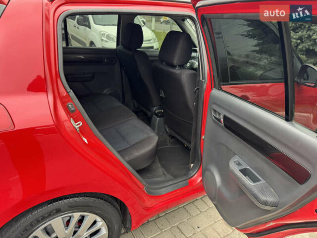 Червоний Сузукі Свифт, об'ємом двигуна 1.49 л та пробігом 160 тис. км за 5300 $, фото 26 на Automoto.ua