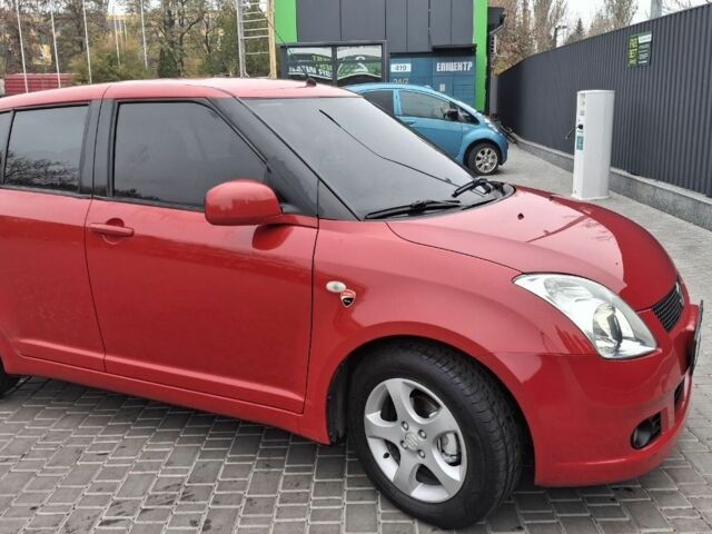 Червоний Сузукі Свифт, об'ємом двигуна 1.3 л та пробігом 217 тис. км за 5600 $, фото 6 на Automoto.ua
