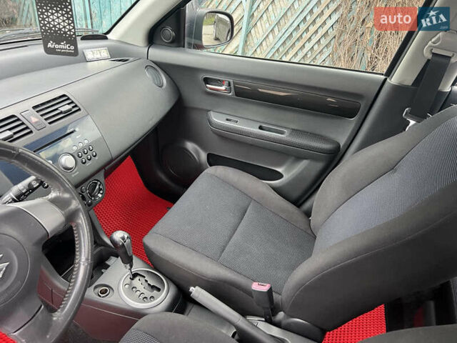 Червоний Сузукі Свифт, об'ємом двигуна 1.5 л та пробігом 160 тис. км за 5600 $, фото 14 на Automoto.ua