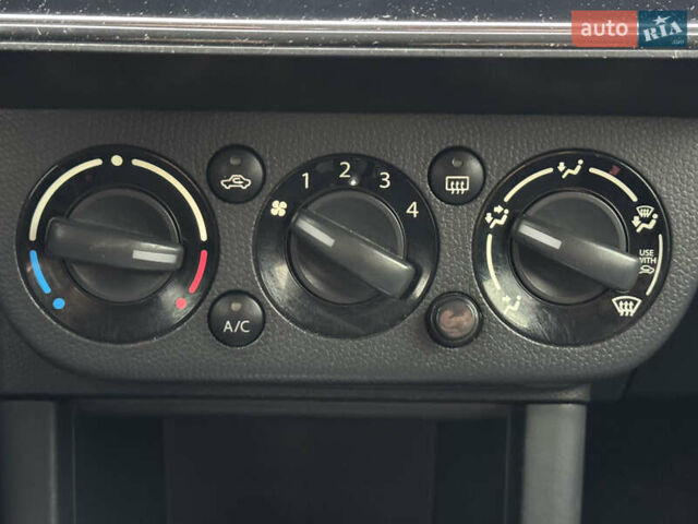 Червоний Сузукі Свифт, об'ємом двигуна 1.49 л та пробігом 160 тис. км за 5300 $, фото 34 на Automoto.ua