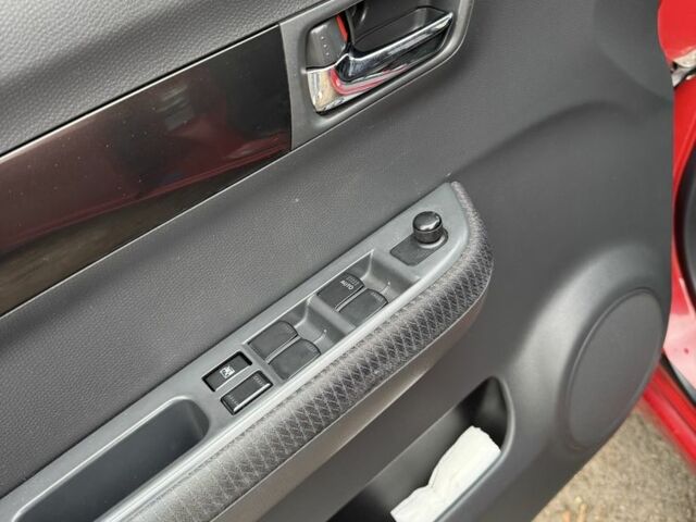 Красный Сузуки Свифт, объемом двигателя 1.5 л и пробегом 186 тыс. км за 6200 $, фото 5 на Automoto.ua