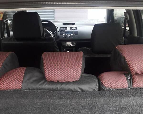 Сузукі Свифт 2007 у Києві на Automoto.ua Червоний Сузукі Свифт, об'ємом двигуна 1.33 л та пробігом 220 тис. км за 6500 $, фото 25 на Automoto.ua