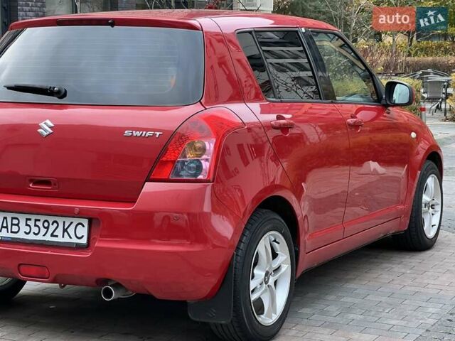 Красный Сузуки Свифт, объемом двигателя 1.49 л и пробегом 169 тыс. км за 6950 $, фото 15 на Automoto.ua