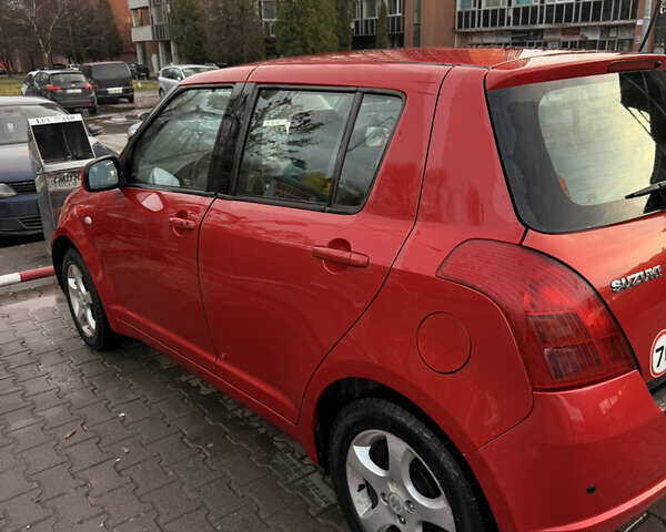 Красный Сузуки Свифт, объемом двигателя 1.33 л и пробегом 177 тыс. км за 5100 $, фото 5 на Automoto.ua