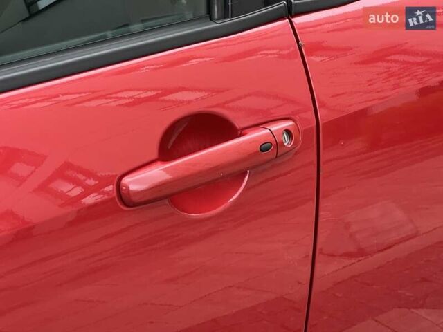 Красный Сузуки Свифт, объемом двигателя 1.49 л и пробегом 169 тыс. км за 6950 $, фото 5 на Automoto.ua
