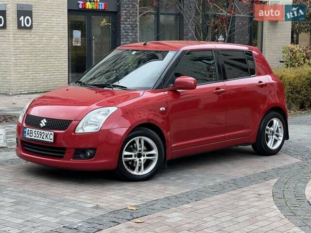 Красный Сузуки Свифт, объемом двигателя 1.49 л и пробегом 169 тыс. км за 6950 $, фото 2 на Automoto.ua