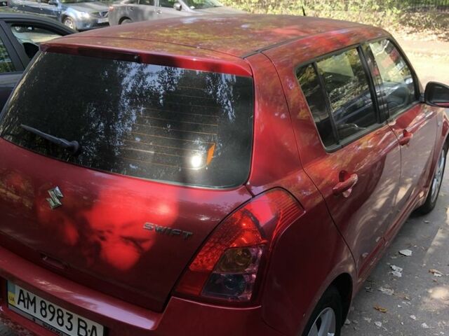 Красный Сузуки Свифт, объемом двигателя 1.3 л и пробегом 202 тыс. км за 5500 $, фото 1 на Automoto.ua