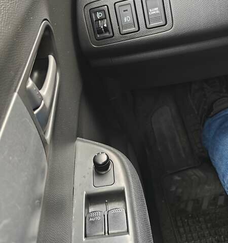 Сузуки Свифт 2010 в Киеве на Automoto.ua Красный Сузуки Свифт, объемом двигателя 1.33 л и пробегом 198 тыс. км за 4100 $, фото 17 на Automoto.ua