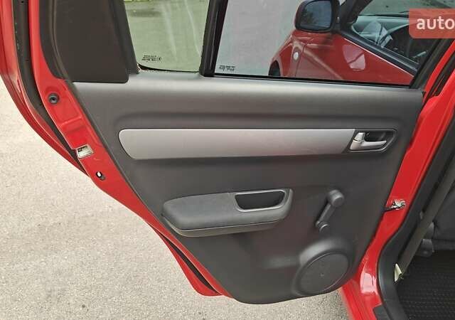 Сузуки Свифт 2010 в Киеве на Automoto.ua Красный Сузуки Свифт, объемом двигателя 1.33 л и пробегом 198 тыс. км за 4100 $, фото 25 на Automoto.ua