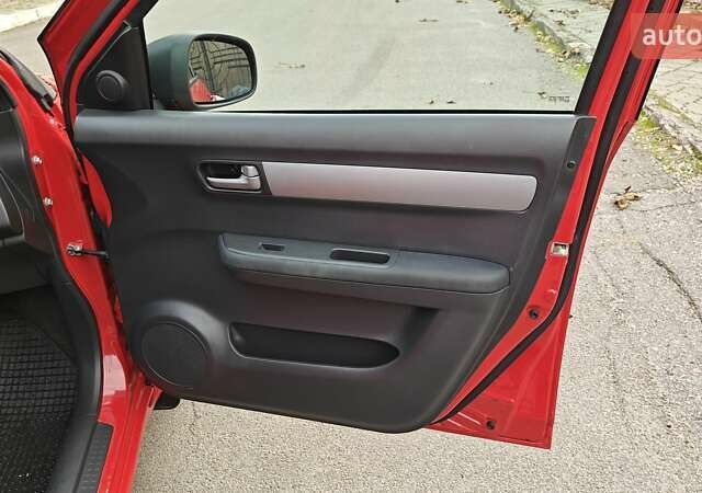 Сузуки Свифт 2010 в Киеве на Automoto.ua Красный Сузуки Свифт, объемом двигателя 1.33 л и пробегом 198 тыс. км за 4100 $, фото 23 на Automoto.ua