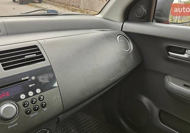 Сузуки Свифт 2010 в Киеве на Automoto.ua Красный Сузуки Свифт, объемом двигателя 1.33 л и пробегом 198 тыс. км за 4100 $, фото 19 на Automoto.ua