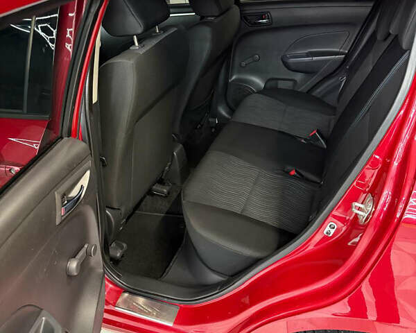 Червоний Сузукі Свифт, об'ємом двигуна 1.24 л та пробігом 140 тис. км за 7500 $, фото 13 на Automoto.ua