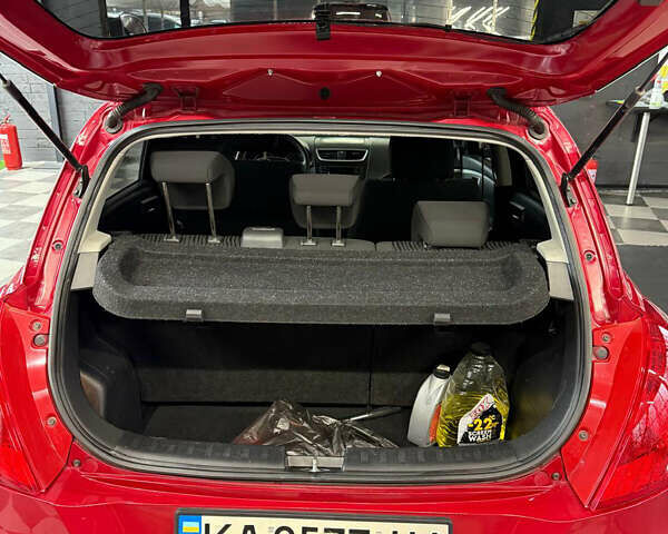 Червоний Сузукі Свифт, об'ємом двигуна 1.24 л та пробігом 140 тис. км за 7500 $, фото 7 на Automoto.ua