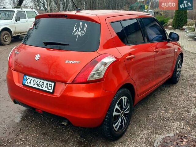 Красный Сузуки Свифт, объемом двигателя 1.24 л и пробегом 235 тыс. км за 6990 $, фото 4 на Automoto.ua