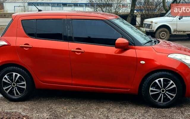 Красный Сузуки Свифт, объемом двигателя 1.24 л и пробегом 235 тыс. км за 6990 $, фото 5 на Automoto.ua