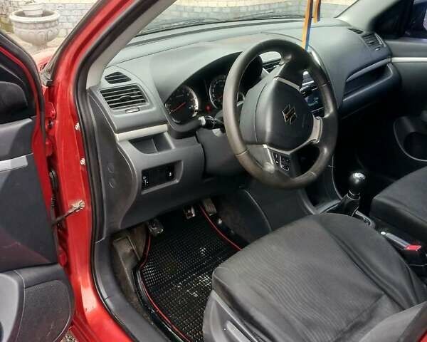 Красный Сузуки Свифт, объемом двигателя 1.24 л и пробегом 235 тыс. км за 6990 $, фото 9 на Automoto.ua