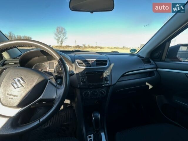 Красный Сузуки Свифт, объемом двигателя 1.3 л и пробегом 220 тыс. км за 7500 $, фото 10 на Automoto.ua