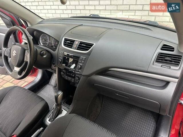 Красный Сузуки Свифт, объемом двигателя 1.2 л и пробегом 77 тыс. км за 8700 $, фото 32 на Automoto.ua