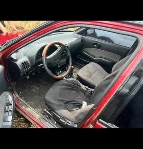 Красный Сузуки Свифт, объемом двигателя 1.6 л и пробегом 250 тыс. км за 709 $, фото 3 на Automoto.ua