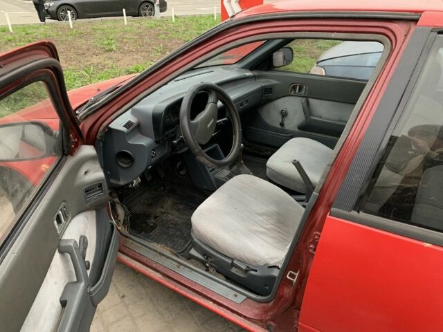 Красный Сузуки Свифт, объемом двигателя 1.6 л и пробегом 260 тыс. км за 800 $, фото 5 на Automoto.ua