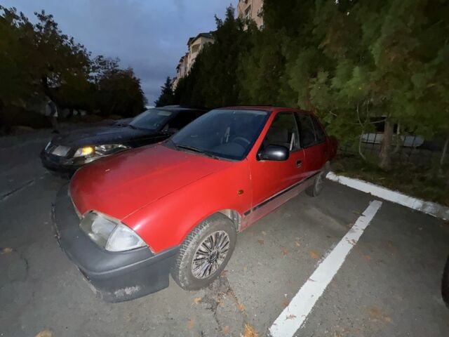 Красный Сузуки Свифт, объемом двигателя 1.3 л и пробегом 350 тыс. км за 1250 $, фото 1 на Automoto.ua