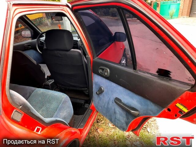 Красный Сузуки Свифт, объемом двигателя 1.3 л и пробегом 280 тыс. км за 1700 $, фото 6 на Automoto.ua