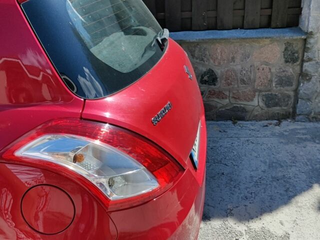 Красный Сузуки Свифт, объемом двигателя 0 л и пробегом 65 тыс. км за 9500 $, фото 2 на Automoto.ua