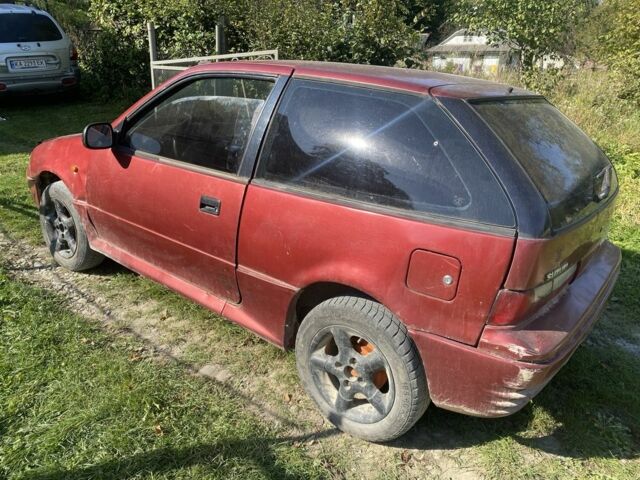 Червоний Сузукі Свифт, об'ємом двигуна 1.3 л та пробігом 100 тис. км за 700 $, фото 1 на Automoto.ua