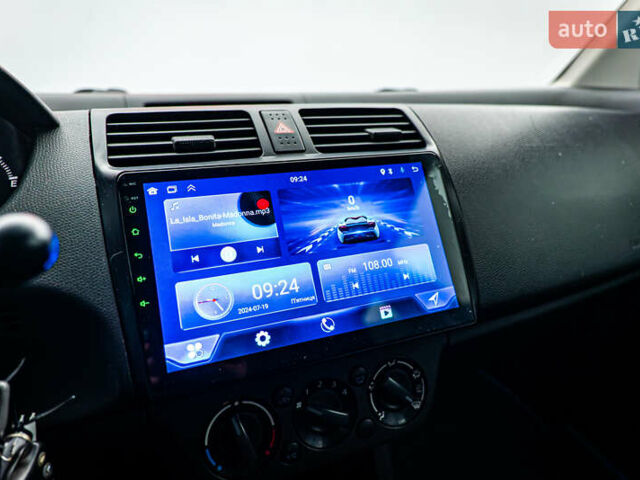 Сузукі Свифт, об'ємом двигуна 1.3 л та пробігом 227 тис. км за 4618 $, фото 13 на Automoto.ua