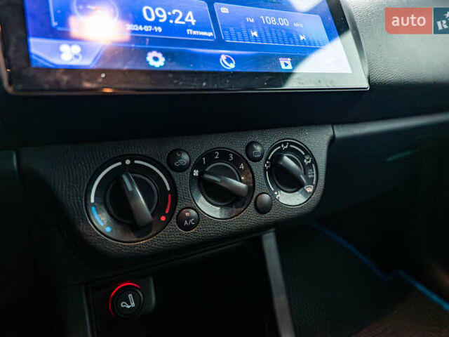 Сузукі Свифт, об'ємом двигуна 1.3 л та пробігом 227 тис. км за 4618 $, фото 14 на Automoto.ua