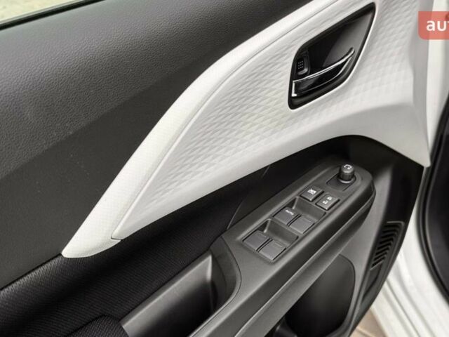 Сузуки Свифт, объемом двигателя 1.2 л и пробегом 0 тыс. км за 20365 $, фото 8 на Automoto.ua