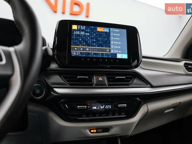 Желтый Сузуки Свифт, объемом двигателя 1.2 л и пробегом 8 тыс. км за 19709 $, фото 12 на Automoto.ua