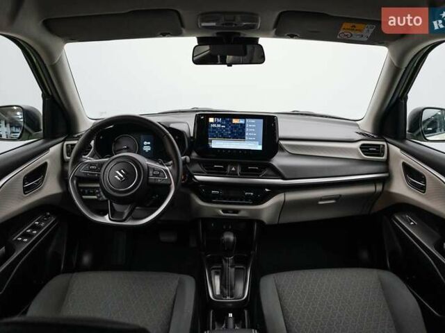 Желтый Сузуки Свифт, объемом двигателя 1.2 л и пробегом 8 тыс. км за 19709 $, фото 7 на Automoto.ua