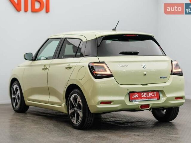 Желтый Сузуки Свифт, объемом двигателя 1.2 л и пробегом 8 тыс. км за 19709 $, фото 4 на Automoto.ua