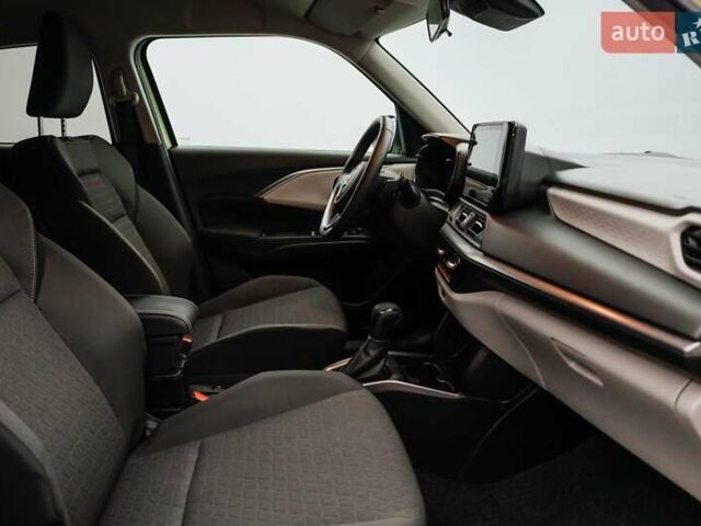 Желтый Сузуки Свифт, объемом двигателя 1.2 л и пробегом 8 тыс. км за 19709 $, фото 8 на Automoto.ua